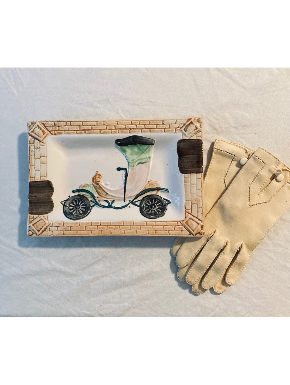 Vintage Ceramic Antique Car Ashtray Raised Relief Automobile Tobacciana Decor